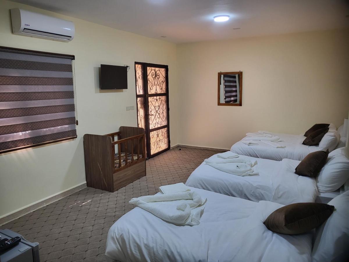 Albergue Petra Hills House Wadi Musa Exterior foto